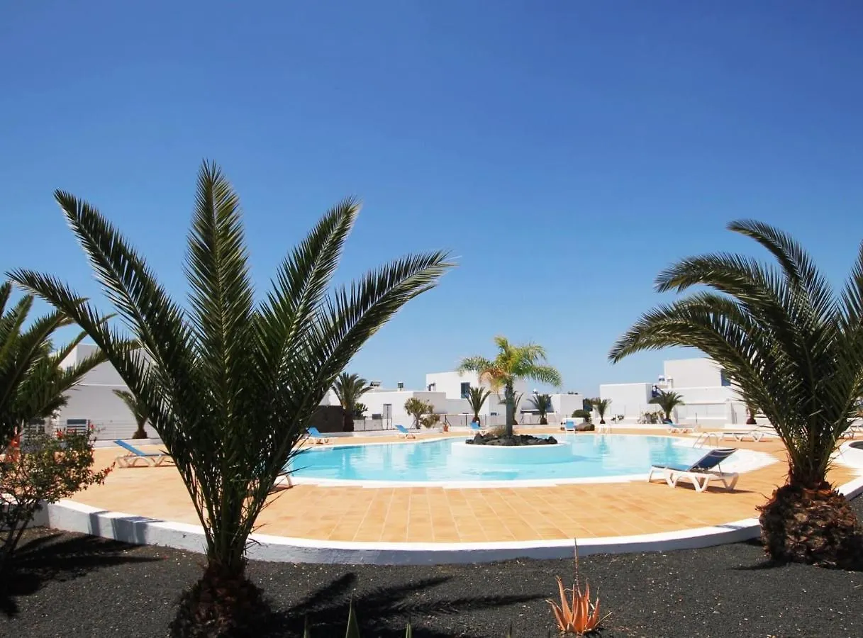 Casal Con Balcon La Vela Vivienda Vacacional Puerto Calero Holiday home